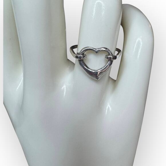 Vintage Sterling Silver Heart Ring Size 6.75 - Picture 1 of 9